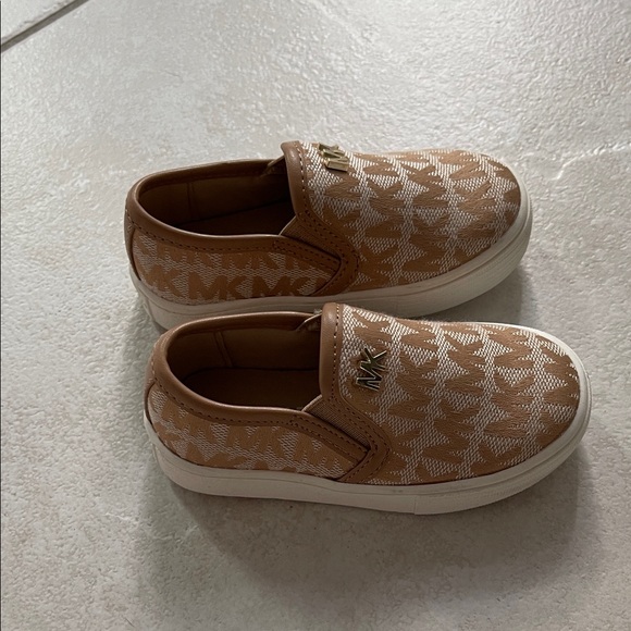 Michael Michael Kors logo slip on shoes size 5 - Picture 1 of 5